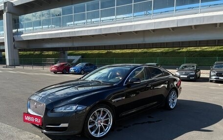 Jaguar XJ IV (X351), 2016 год, 2 600 000 рублей, 2 фотография