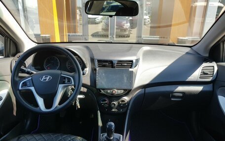 Hyundai Solaris II рестайлинг, 2013 год, 735 000 рублей, 11 фотография