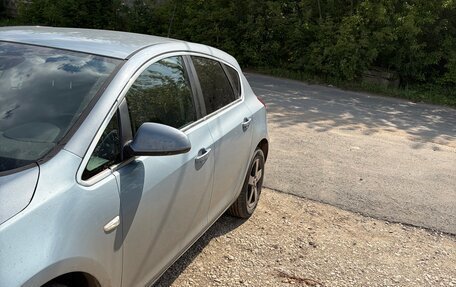 Opel Astra J, 2011 год, 590 000 рублей, 3 фотография