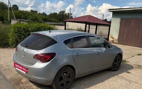 Opel Astra J, 2011 год, 590 000 рублей, 4 фотография
