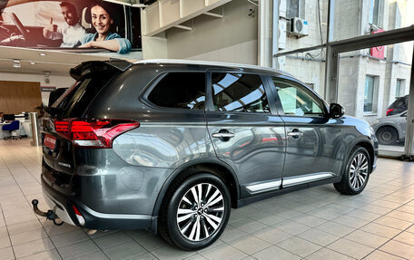 Mitsubishi Outlander III рестайлинг 3, 2019 год, 1 949 000 рублей, 5 фотография