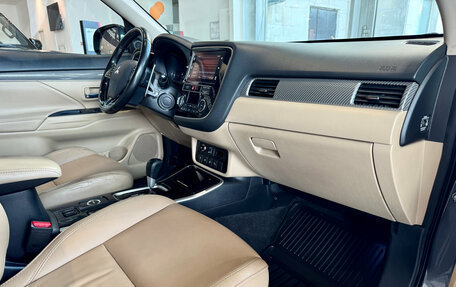 Mitsubishi Outlander III рестайлинг 3, 2019 год, 1 949 000 рублей, 17 фотография
