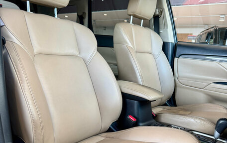 Mitsubishi Outlander III рестайлинг 3, 2019 год, 1 949 000 рублей, 16 фотография