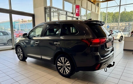 Mitsubishi Outlander III рестайлинг 3, 2019 год, 1 949 000 рублей, 7 фотография