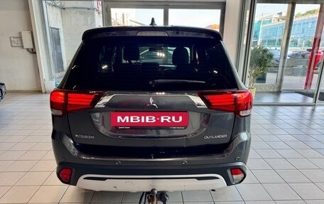 Mitsubishi Outlander III рестайлинг 3, 2019 год, 1 949 000 рублей, 6 фотография