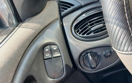 Ford Focus IV, 2003 год, 250 000 рублей, 13 фотография