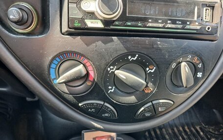 Ford Focus IV, 2003 год, 250 000 рублей, 12 фотография