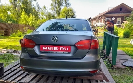Volkswagen Jetta VI, 2014 год, 1 100 000 рублей, 2 фотография