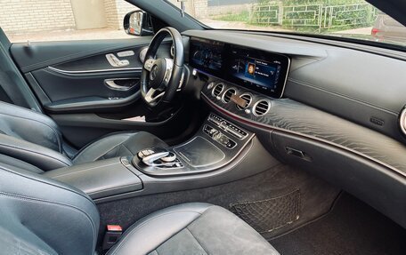 Mercedes-Benz E-Класс, 2019 год, 4 550 000 рублей, 8 фотография