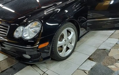 Mercedes-Benz C-Класс, 2004 год, 800 000 рублей, 1 фотография