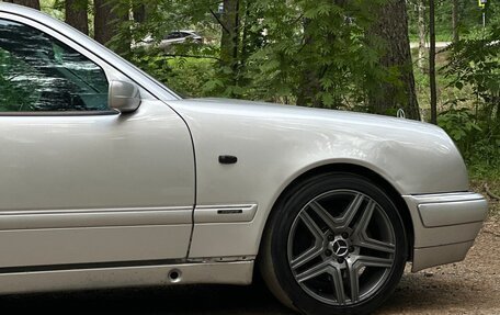 Mercedes-Benz E-Класс, 1998 год, 515 000 рублей, 3 фотография