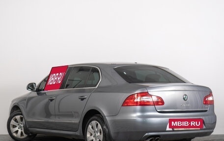 Skoda Superb III рестайлинг, 2012 год, 1 079 000 рублей, 2 фотография