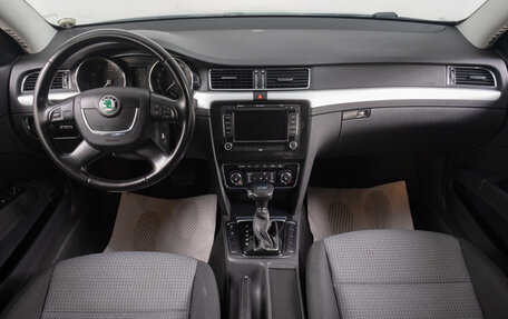 Skoda Superb III рестайлинг, 2012 год, 1 079 000 рублей, 11 фотография