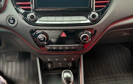 Hyundai Solaris II рестайлинг, 2021 год, 1 800 000 рублей, 21 фотография