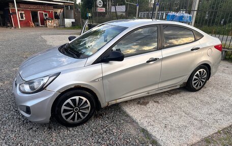 Hyundai Solaris II рестайлинг, 2011 год, 450 000 рублей, 9 фотография