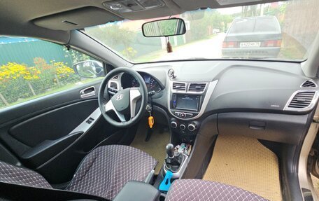 Hyundai Solaris II рестайлинг, 2012 год, 650 000 рублей, 7 фотография