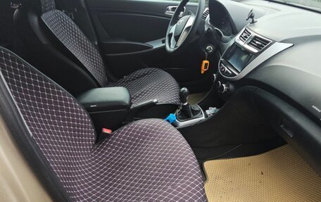 Hyundai Solaris II рестайлинг, 2012 год, 650 000 рублей, 9 фотография