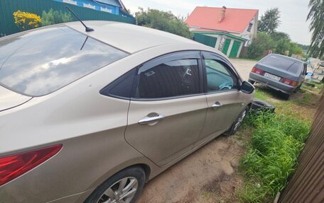 Hyundai Solaris II рестайлинг, 2012 год, 650 000 рублей, 10 фотография