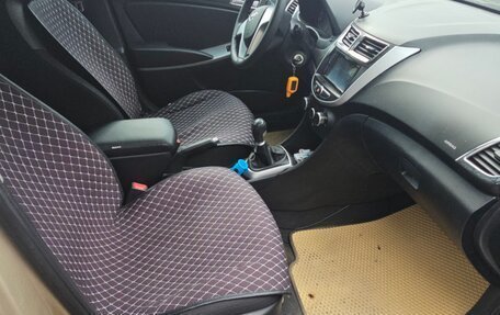 Hyundai Solaris II рестайлинг, 2012 год, 650 000 рублей, 8 фотография