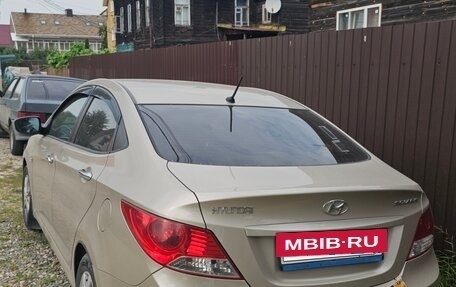 Hyundai Solaris II рестайлинг, 2012 год, 650 000 рублей, 2 фотография