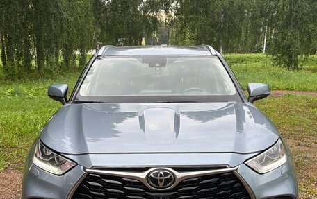 Toyota Highlander, 2021 год, 4 990 000 рублей, 2 фотография