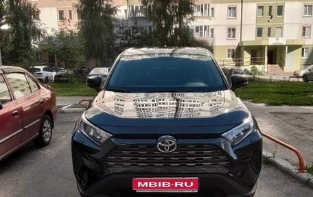Toyota RAV4, 2020 год, 3 200 000 рублей, 1 фотография