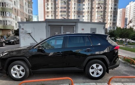 Toyota RAV4, 2020 год, 3 200 000 рублей, 2 фотография