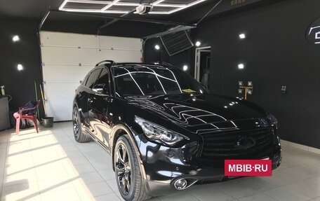 Infiniti QX70, 2014 год, 2 490 000 рублей, 9 фотография