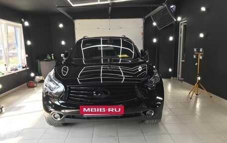Infiniti QX70, 2014 год, 2 490 000 рублей, 8 фотография