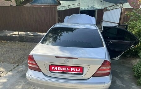 Mercedes-Benz C-Класс, 2005 год, 630 000 рублей, 5 фотография