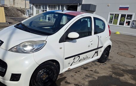 Peugeot 107 I рестайлинг, 2011 год, 315 000 рублей, 2 фотография