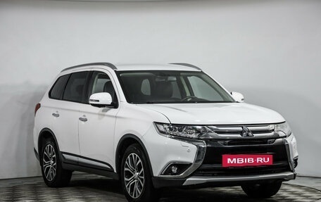 Mitsubishi Outlander III рестайлинг 3, 2018 год, 2 189 000 рублей, 4 фотография