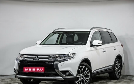 Mitsubishi Outlander III рестайлинг 3, 2018 год, 2 189 000 рублей, 2 фотография