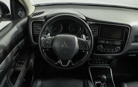 Mitsubishi Outlander III рестайлинг 3, 2018 год, 2 189 000 рублей, 12 фотография