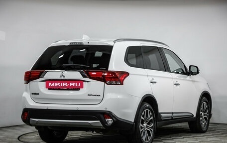 Mitsubishi Outlander III рестайлинг 3, 2018 год, 2 189 000 рублей, 6 фотография
