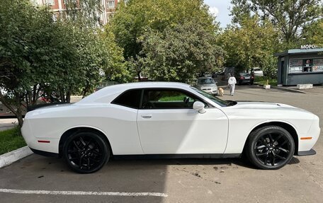 Dodge Challenger III рестайлинг 2, 2019 год, 3 450 000 рублей, 4 фотография