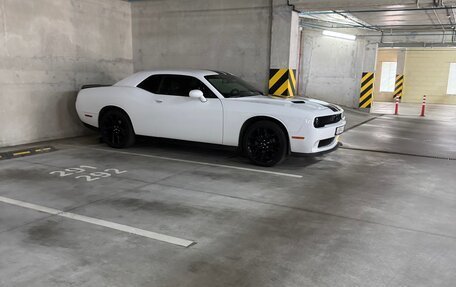 Dodge Challenger III рестайлинг 2, 2019 год, 3 450 000 рублей, 6 фотография