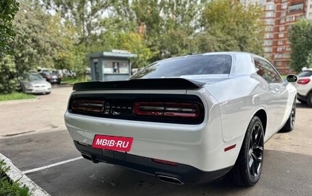 Dodge Challenger III рестайлинг 2, 2019 год, 3 450 000 рублей, 3 фотография