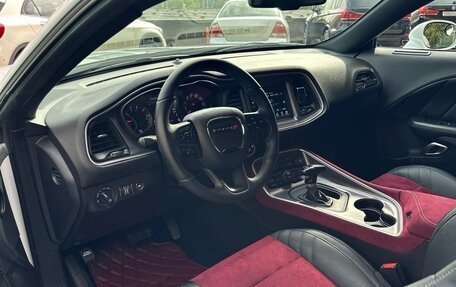 Dodge Challenger III рестайлинг 2, 2019 год, 3 450 000 рублей, 18 фотография