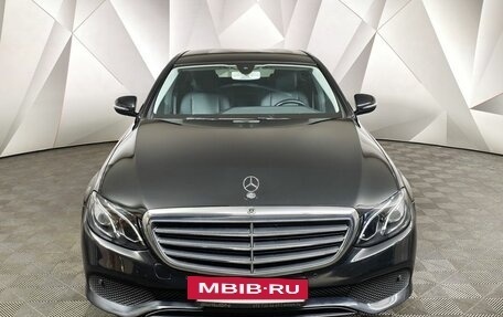Mercedes-Benz E-Класс, 2019 год, 3 100 000 рублей, 7 фотография