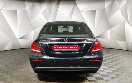 Mercedes-Benz E-Класс, 2019 год, 3 100 000 рублей, 8 фотография
