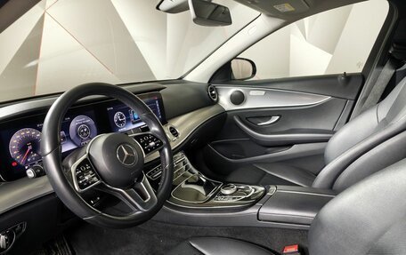 Mercedes-Benz E-Класс, 2019 год, 3 100 000 рублей, 19 фотография