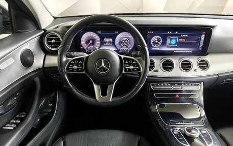 Mercedes-Benz E-Класс, 2019 год, 3 100 000 рублей, 20 фотография