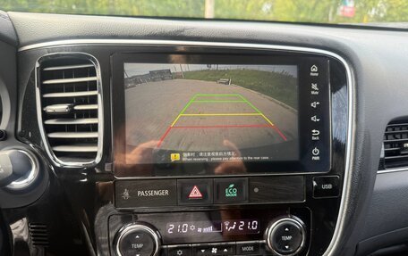 Mitsubishi Outlander III рестайлинг 3, 2022 год, 3 050 000 рублей, 10 фотография