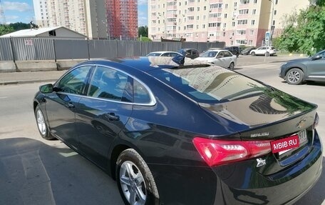 Chevrolet Malibu IX, 2022 год, 1 950 000 рублей, 3 фотография