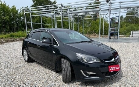 Opel Astra J, 2013 год, 630 000 рублей, 2 фотография
