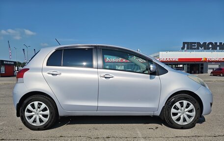 Toyota Vitz, 2010 год, 750 000 рублей, 3 фотография