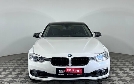 BMW 3 серия, 2018 год, 1 597 000 рублей, 2 фотография