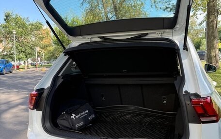 Volkswagen Tiguan II, 2020 год, 2 799 000 рублей, 4 фотография