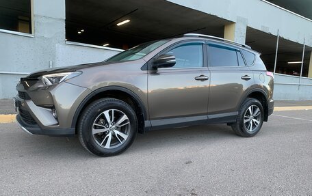 Toyota RAV4, 2018 год, 2 400 000 рублей, 6 фотография